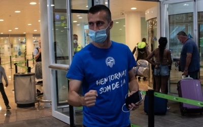 Lanza, a l'aeroport de tornada de Màlaga | Roger Benet